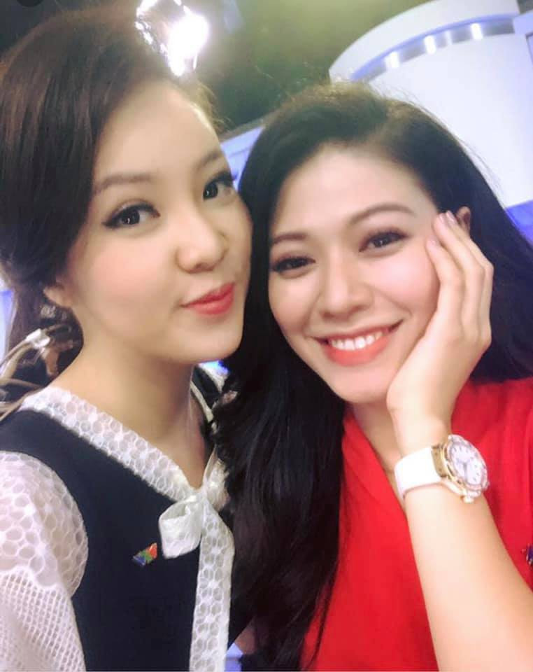 Đôi bạn thân nức tiếng khắp cả VTV vì ai cũng xinh đẹp, giàu có, thần thái át vía người đối diện - Ảnh 2. Đôi bạn thân nức tiếng khắp cả VTV vì ai cũng xinh đẹp, giàu có, thần thái át vía người đối diện - Ảnh 2.