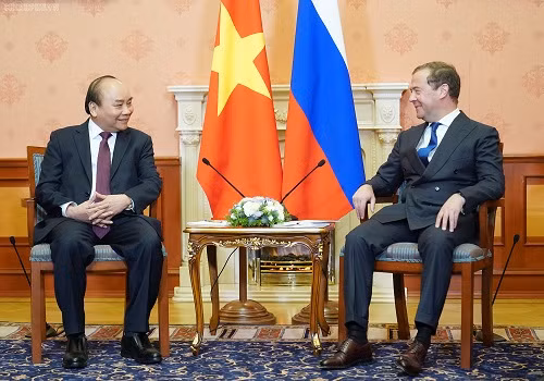 Thủ tướng Nguyễn Xuân Phúc và Thủ tướng Nga Dmitry Medvedev - Ảnh: VGP
