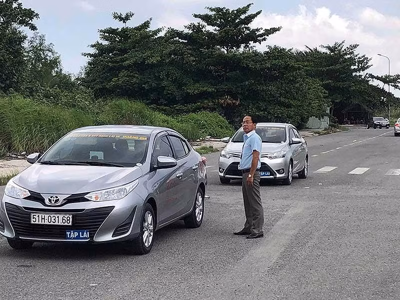 Chiêu trò ‘bao đậu’ bằng lái xe ở TP.HCM - ảnh 1