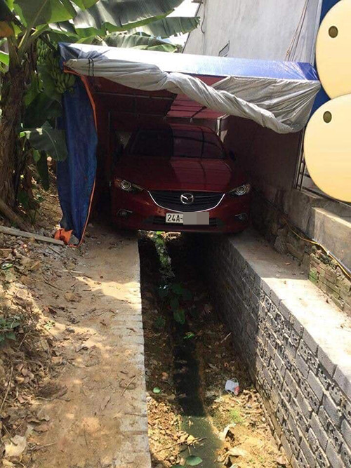 Nhà đỗ xe có 1-0-2 - 1