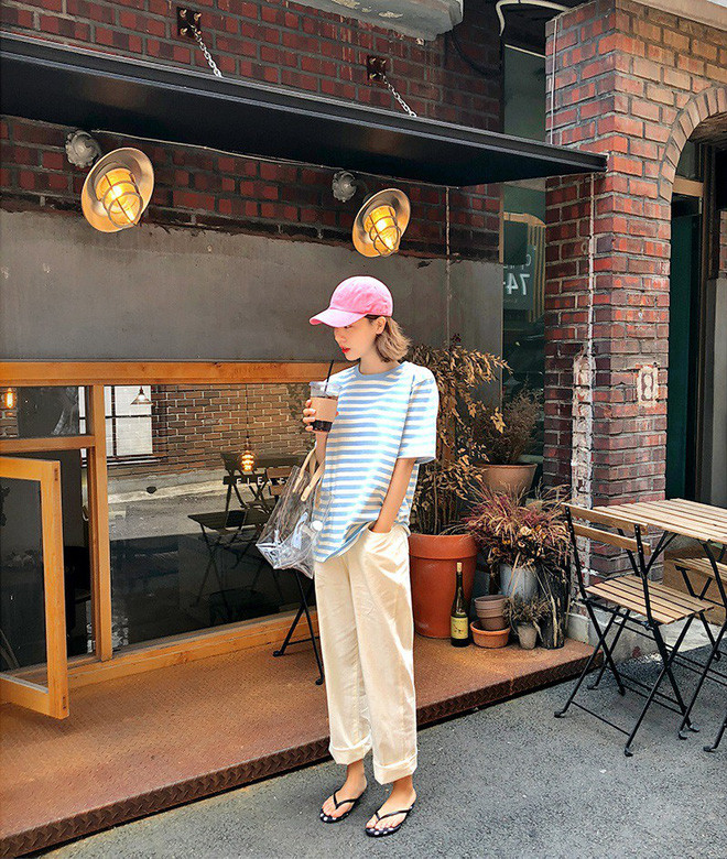 2 kiểu áo phông đơn giản mặc lên dễ đẹp để các nàng luôn trẻ trung, năng động ảnh 3 2 kiểu áo phông đơn giản mặc lên dễ đẹp để các nàng luôn trẻ trung, năng động ảnh 3