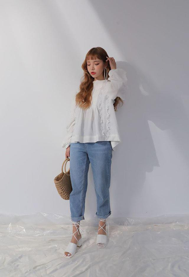 Nếu bạn sành thời trang nhất định phải sắm những đôi sandal đang gây sốt này ảnh 15 Nếu bạn sành thời trang nhất định phải sắm những đôi sandal đang gây sốt này ảnh 15