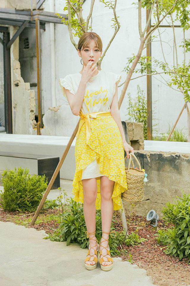 Nếu bạn sành thời trang nhất định phải sắm những đôi sandal đang gây sốt này ảnh 10 Nếu bạn sành thời trang nhất định phải sắm những đôi sandal đang gây sốt này ảnh 10