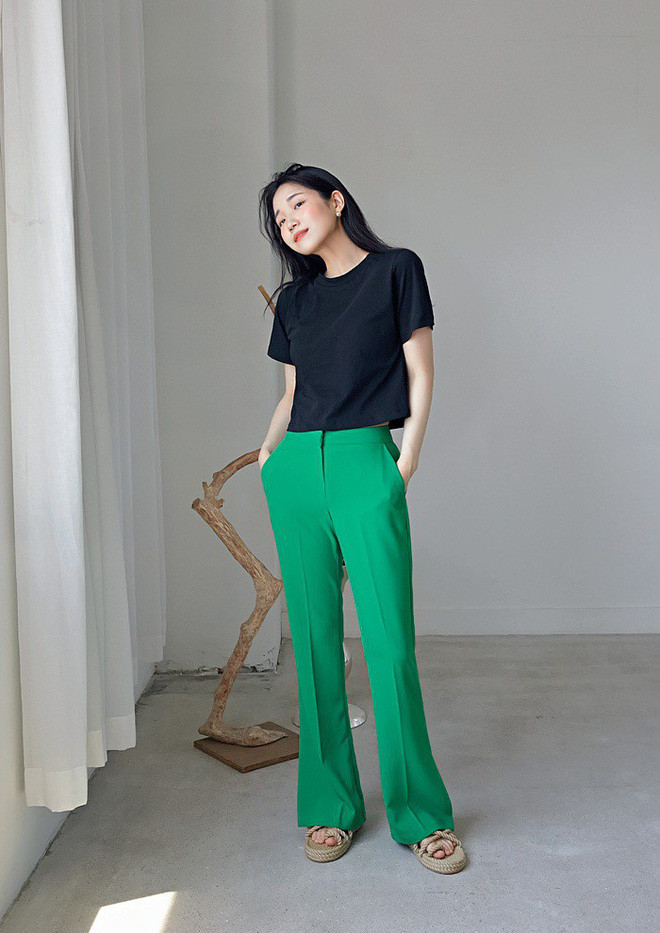 2 kiểu áo phông đơn giản mặc lên dễ đẹp để các nàng luôn trẻ trung, năng động ảnh 5 2 kiểu áo phông đơn giản mặc lên dễ đẹp để các nàng luôn trẻ trung, năng động ảnh 5