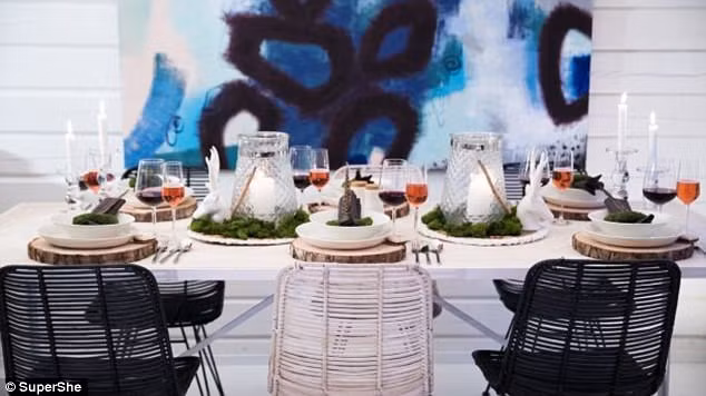 hon dao o phan lan cam tiet dan ong ben mang hinh anh 4