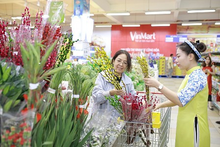 VinMart hỗ trợ các nhà vườn địa điểm bán hoa và cây cảnh trong siêu thị