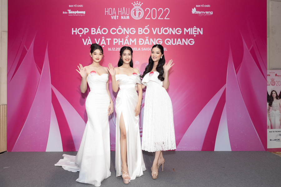 Thí sinh hoa hậu Việt Nam.