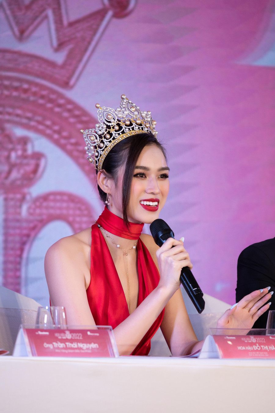 Hoa hậu Đỗ Thị Hà. Hoa hậu Đỗ Thị Hà.