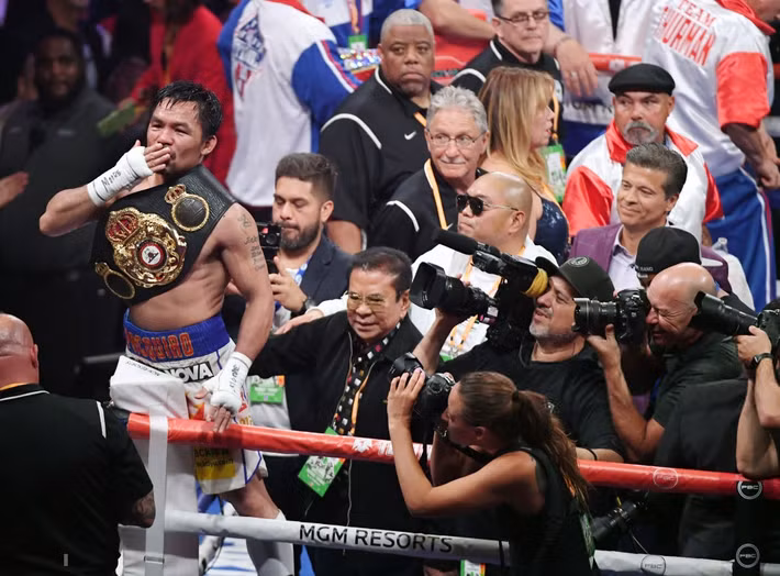 Huyền thoại Manny Pacquiao đánh như lên đồng ở tuổi 40, làm nhà vô địch bất bại người Mỹ phải câm lặng - Ảnh 10.