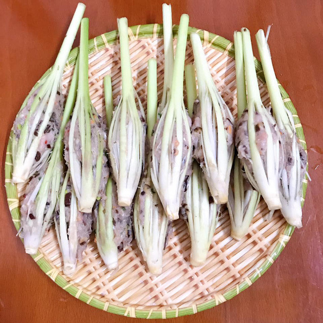 Thịt chui rọ là món gì mà khiến các mẹ "phát cuồng" cả 2 ngày nay? - Ảnh 5. Thịt chui rọ là món gì mà khiến các mẹ "phát cuồng" cả 2 ngày nay? - Ảnh 5.