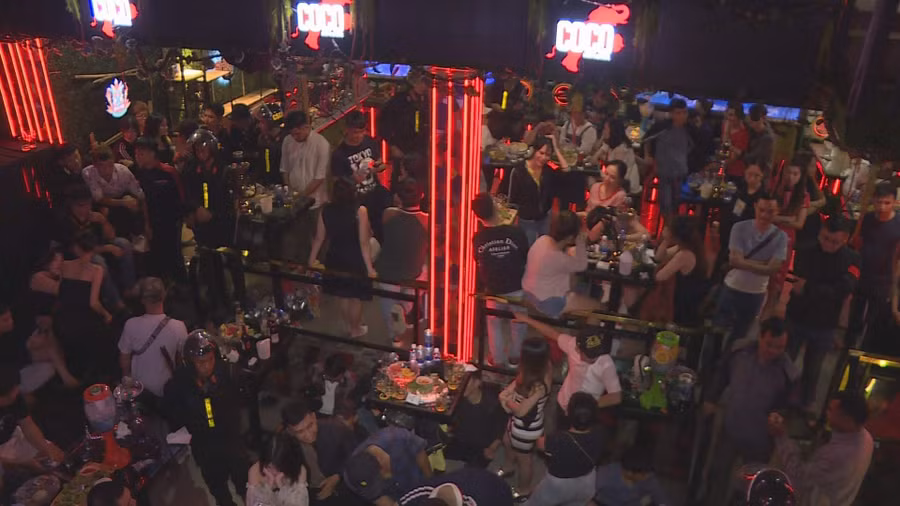  Kiểm tra đồng loạt cơ quan công an phát hiện 88 nam nữ thanh niên phê ma túy.