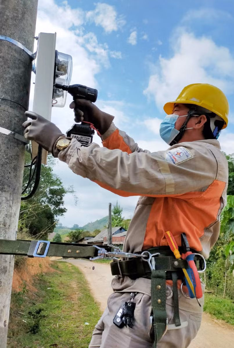 Kiểm tra hệ thống lưới điện khu vực nông thôn