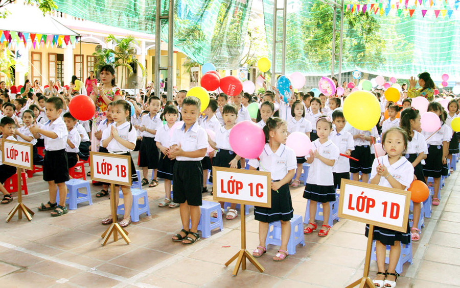 Trường Tiểu học Phú Lương (TP Hải Dương) đón HS lớp 1 đầu cấp trong Lễ khai giảng năm học 2017 – 2018