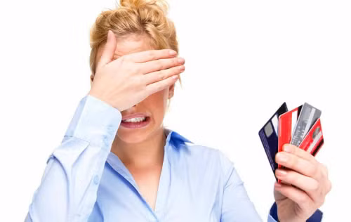 Quy tắc "ba không" tránh đổ nợ khi quẹt thẻ tín dụng