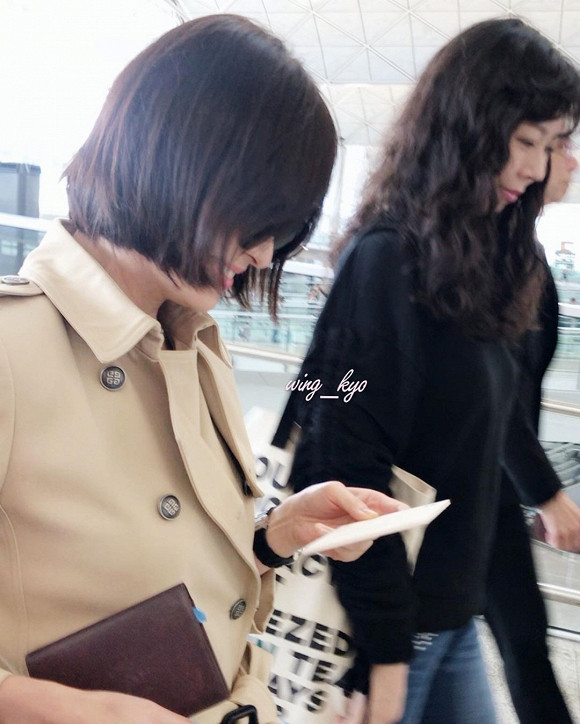 566860846815069723141785329655936597776615n1-ngoisao.vn-w1080-h1349.jpg 0 song hye kyo, thời trang sân bay, sao hàn