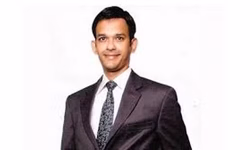 Hamid Nehal Ansari sang Pakistan trái phép để gặp một cô gái quen qua Facebook. Ảnh: Twitter.