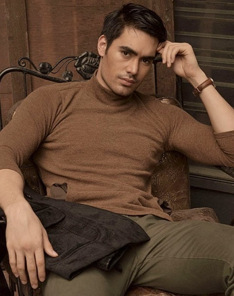 Người yêu 6 múi điển trai, nổi tiếng của tân Hoa hậu Hoàn vũ 2018