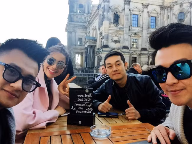 Hoa hậu Phạm Hương lần đầu có ảnh cận cảnh từ khi sang Mỹ, nhưng gương mặt lại gây chú ý-3