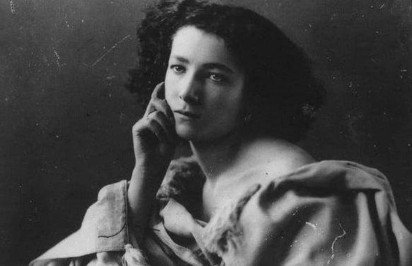 Sarah Bernhardt.
