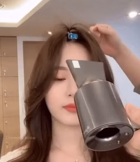 3 cách tạo tóc mái phồng chuẩn xịn như gái Hàn, nếu không biết chắc chắn thiệt thòi