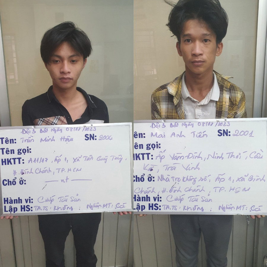 Hậu và Tiến bị công an bắt giữ. Hậu và Tiến bị công an bắt giữ.
