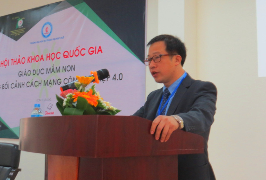 PGS-TS Lê Anh Phương - Hiệu trưởng Trường ĐHSP Huế phát biểu khai mạc hội thảo PGS-TS Lê Anh Phương - Hiệu trưởng Trường ĐHSP Huế phát biểu khai mạc hội thảo