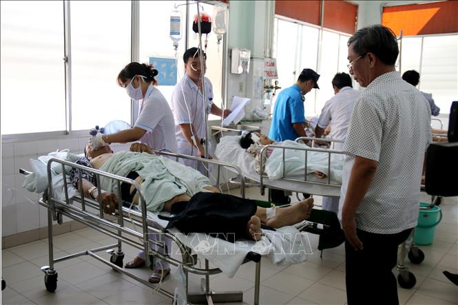 Xe chở đoàn khách Hàn Quốc lao xuống vực: 1 người chết, 5 người bị thương ảnh 3