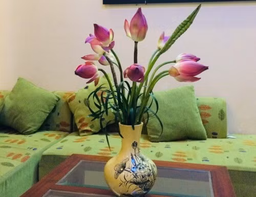 Học cách cắm hoa sen đơn giản, tuyệt đẹp của cô giáo Hà thành