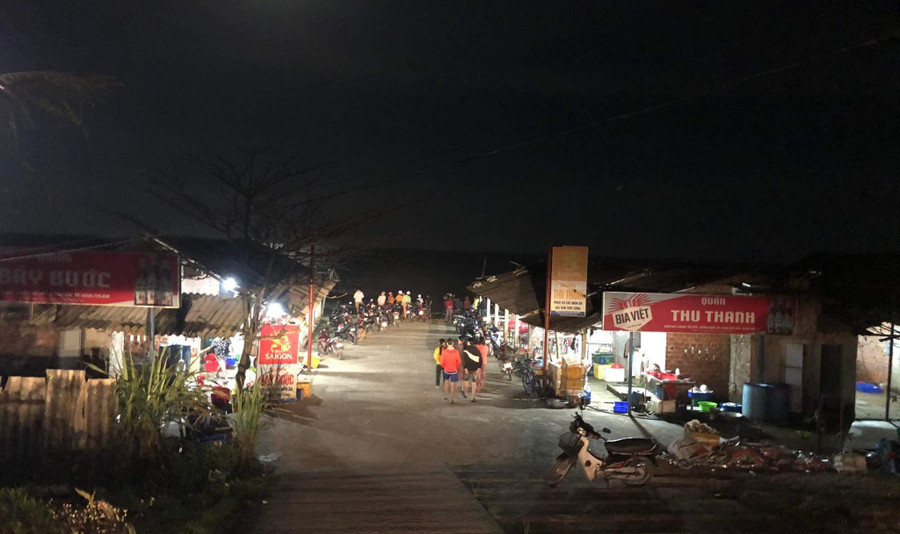 Khu vực biển Đức Chánh nơi xảy ra vụ đuối nước. Ảnh : Cảnh sát PCCC và CNCH Công an tỉnh Quảng Ngãi.