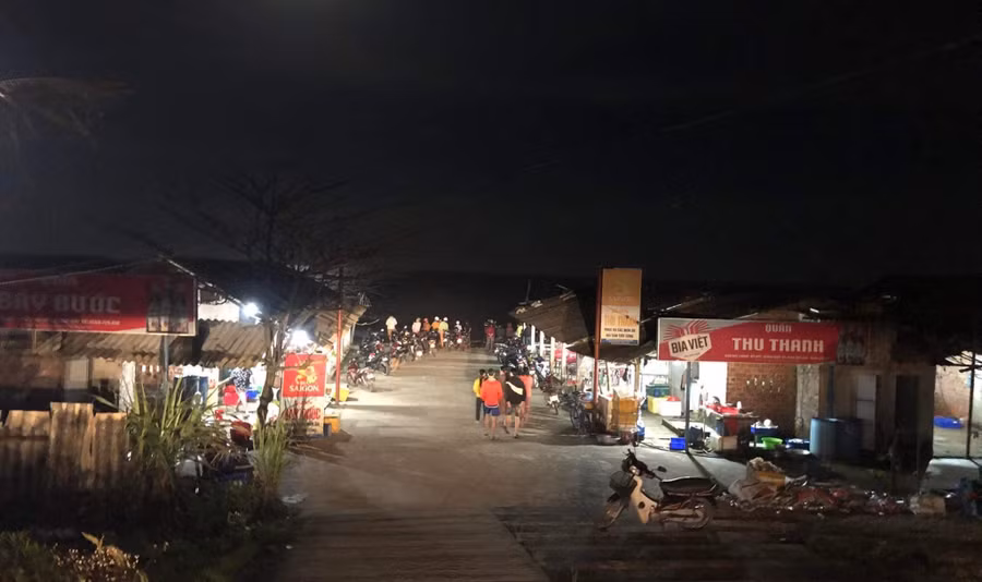 Khu vực biển Đức Chánh nơi xảy ra vụ đuối nước. Ảnh : Cảnh sát PCCC và CNCH Công an tỉnh Quảng Ngãi.