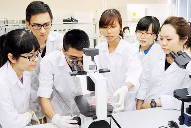 Sinh viên đam mê nghiên cứu khoa học để đổi mới sáng tạo.Ảnh: ITN