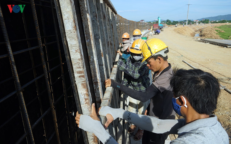 gap rut nang cap de ta bui tai ha noi khi mua mua bao dang ve hinh 10