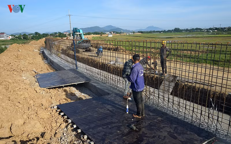 gấp rút nâng cấp đê tả bùi tại hà nội khi mùa mưa bão đang về hình 9 gap rut nang cap de ta bui tai ha noi khi mua mua bao dang ve hinh 9