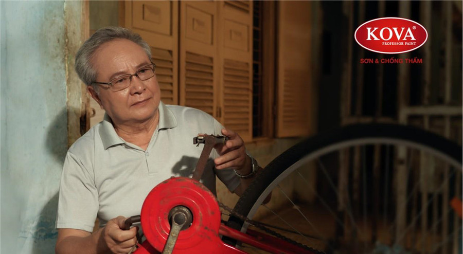 Gia dinh thoi 4.0 - ket noi voi the gioi, nhung cach xa nhau hinh anh 2 