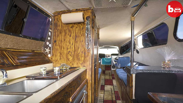 ...nhà bếp. ...nhà bếp.