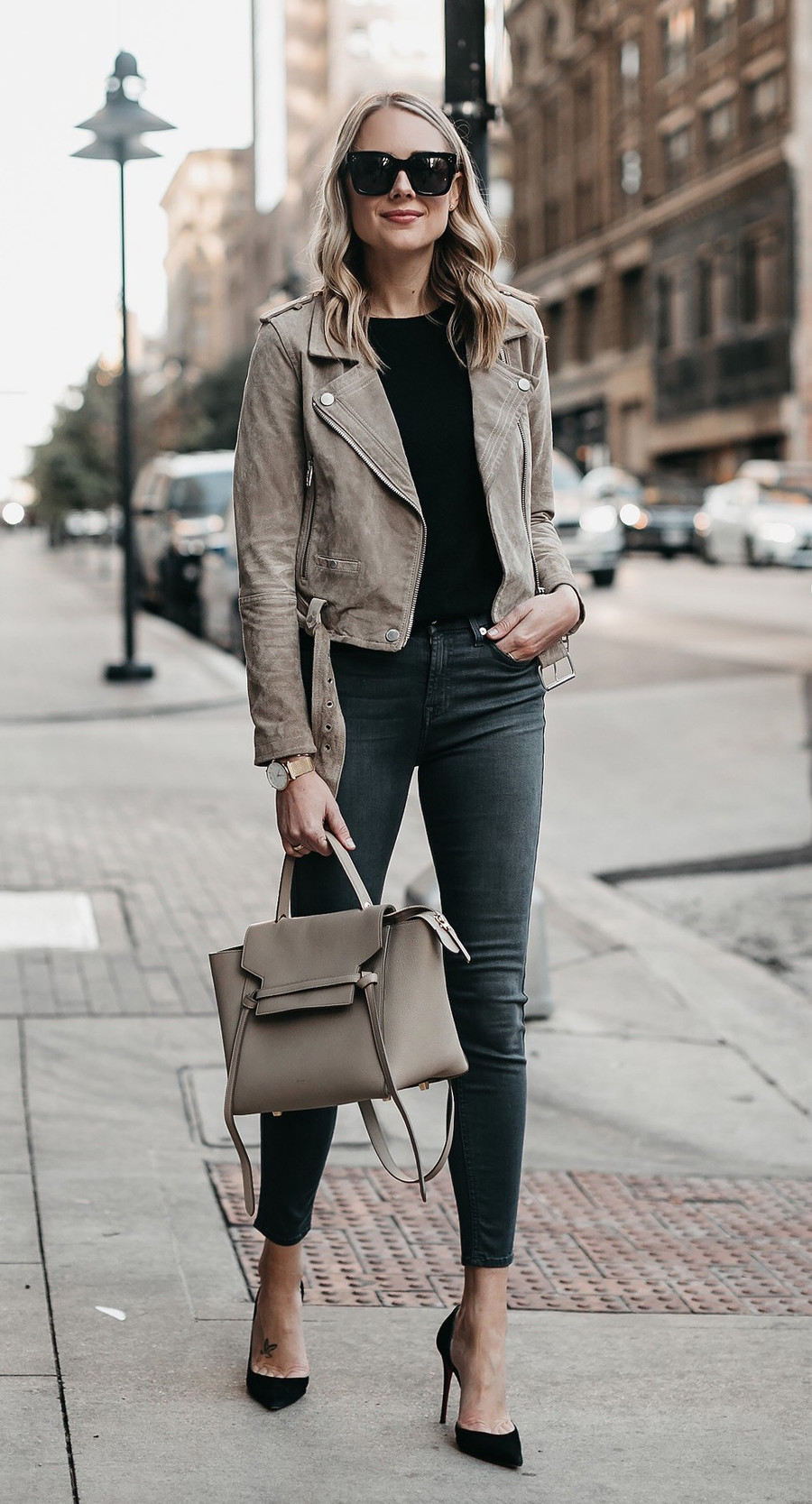 5 kiểu trang phục tuy “xưa như trái đất” nhưng chẳng bao giờ lo lỗi mốt ảnh 14 5 kiểu trang phục tuy “xưa như trái đất” nhưng chẳng bao giờ lo lỗi mốt ảnh 14