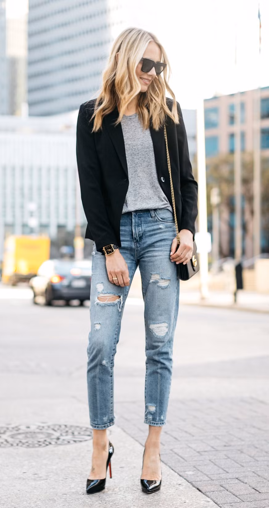 5 kiểu trang phục tuy “xưa như trái đất” nhưng chẳng bao giờ lo lỗi mốt ảnh 9