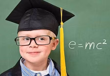 Dưới 6 tuổi, trẻ đã có thể bộc lộ khả năng của mình, qua ngay từ cách chơi