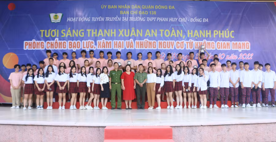 Buổi tuyên truyền đã thành công tốt đẹp với nhiều giá trị thông điệp được gửi đến các em học sinh.