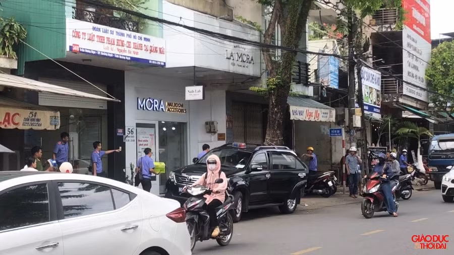 Cơ quan điều tra VKSND tối cao khám xét trụ sở Công ty Luật TNHH Phạm Hưng - nơi ông Nhật làm đại diện pháp luật và thu giữ một số tài liệu.