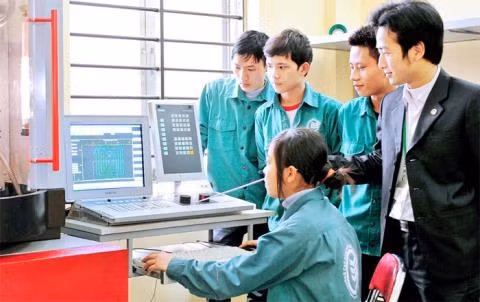 Bàn về thu hút nhân tài - Đảm bảo cho sự phát triển 