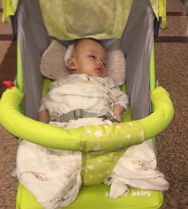 Thấy mắt em bé bị lệch, mẹ Hà Tĩnh chết đứng khi nghe bác sĩ kết luận ảnh 2 thay mat em be bi lech, me ha tinh chet dung khi nghe bac si ket luan: benh nang - 2