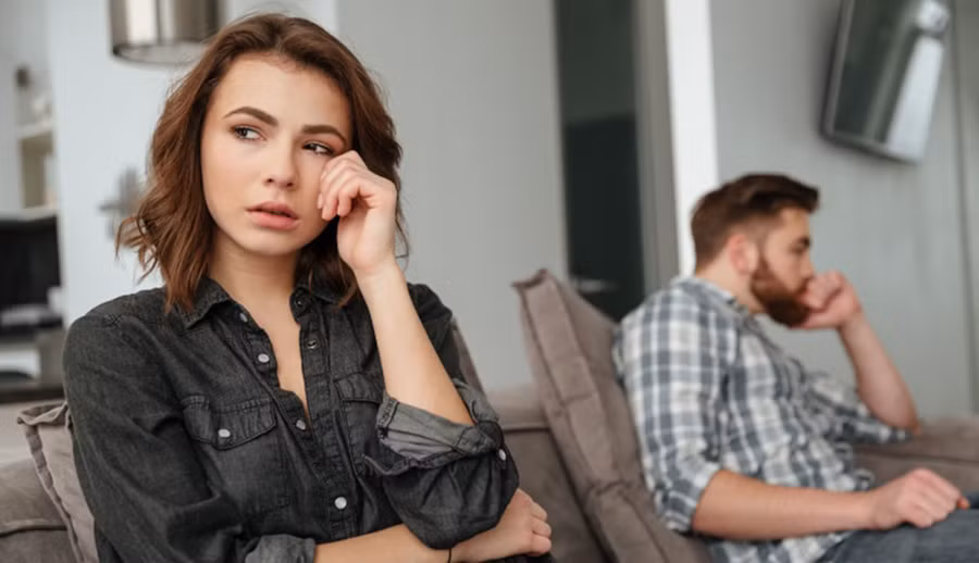 Bạn sẽ luôn thắc mắc họ thực sự đang nghĩ gì và họ thực sự cảm thấy thế nào. (Ảnh: ITN).