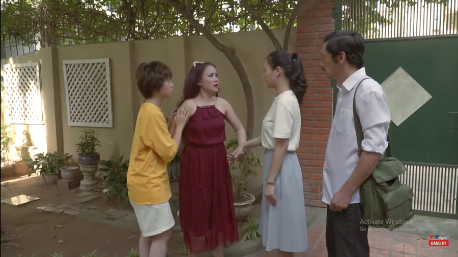 Về nhà đi con tập 73 Preview: Cô Xuyến nức nở báo tin cô đi lấy chồng với bố con ông Sơn. Về nhà đi con tập 73 Preview: Cô Xuyến nức nở báo tin cô đi lấy chồng với bố con ông Sơn.