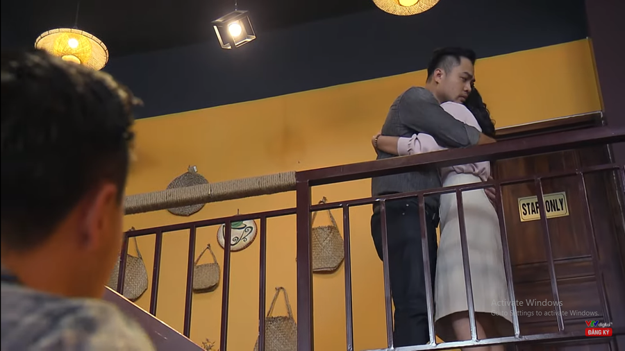 Về nhà đi con tập 73 Preview: Quốc tức giận khi thấy Khải ôm Huệ. Về nhà đi con tập 73 Preview: Quốc tức giận khi thấy Khải ôm Huệ.