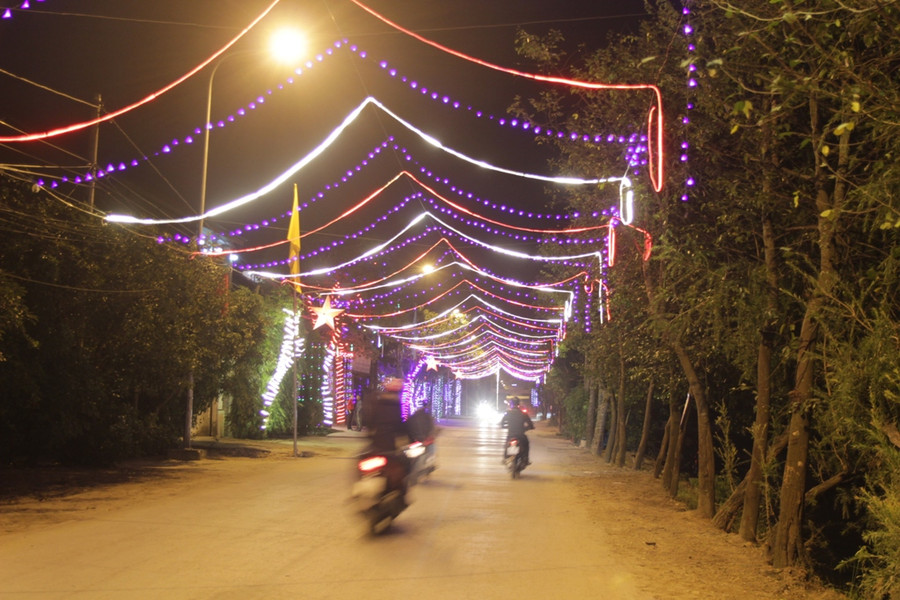 Các ngả đường treo đèn lung linh