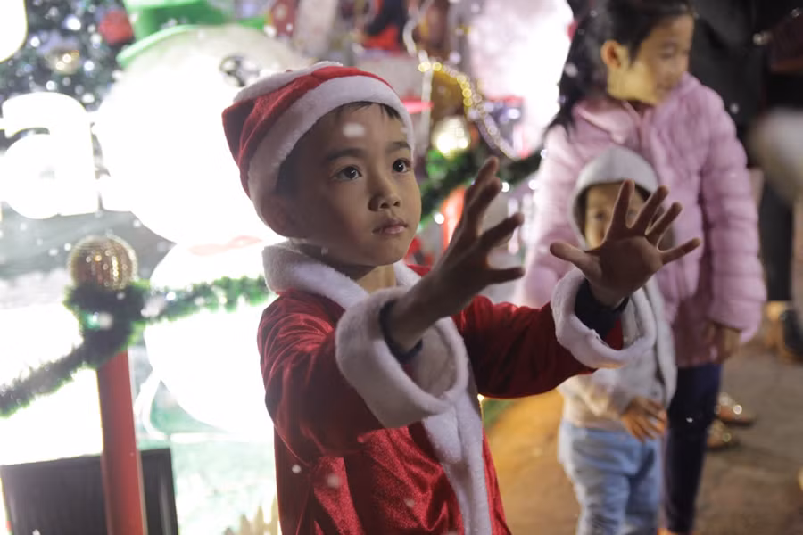 Ông già Noel tý hon