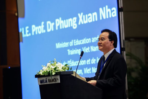Bộ trưởng Bộ GD&ĐT Phùng Xuân Nhạ phát biểu khai mạc diễn đàn Giáo dục vì sự phát triển bền vững và công dân toàn cầu của UNESCO năm 2019 (Ảnh: gdtd.vn) Bộ trưởng Bộ GD&ĐT Phùng Xuân Nhạ phát biểu khai mạc diễn đàn Giáo dục vì sự phát triển bền vững và công dân toàn cầu của UNESCO năm 2019 (Ảnh: gdtd.vn)