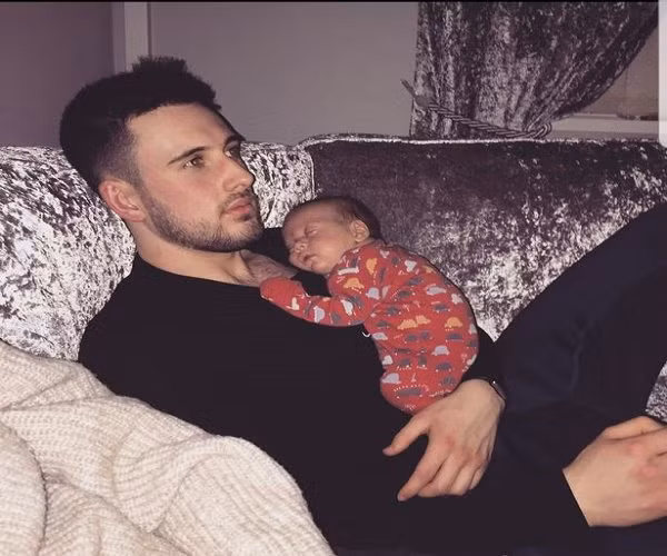 chao doi nang chua day 1kg, gia dinh khoc het nuoc mat nhung em be song sot ky dieu - 1