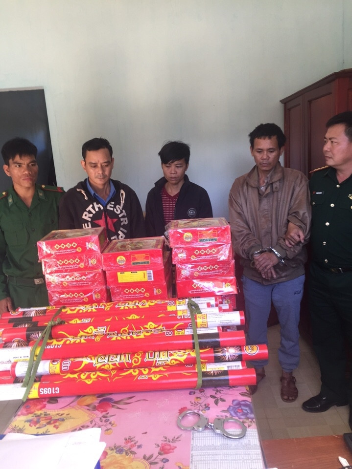 Nhiều vụ vận chuyển pháo lậu tại khu vực biên giới bị cơ quan chức năng phát hiện và thu giữ.